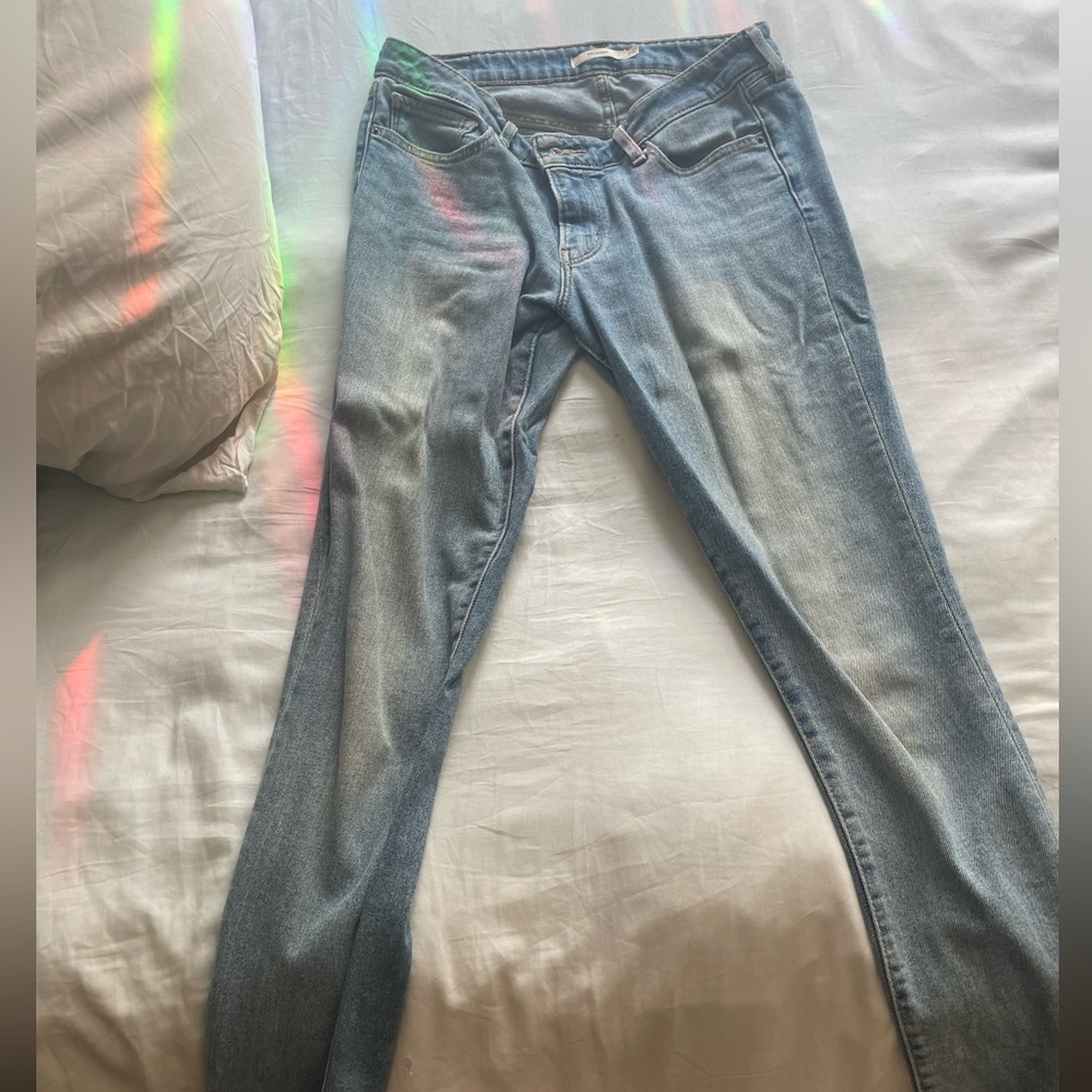 Levi’s 711 skinny jeans